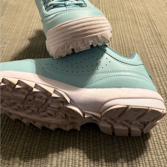 Fila Disruptor Sneakers. Used in “Like New” condition - Picture 5 of 10